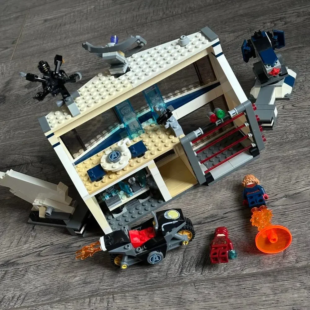 2021 Retired LEGO Marvel 76192 Avengers Endgame Battle Compound Set - Incomplete
